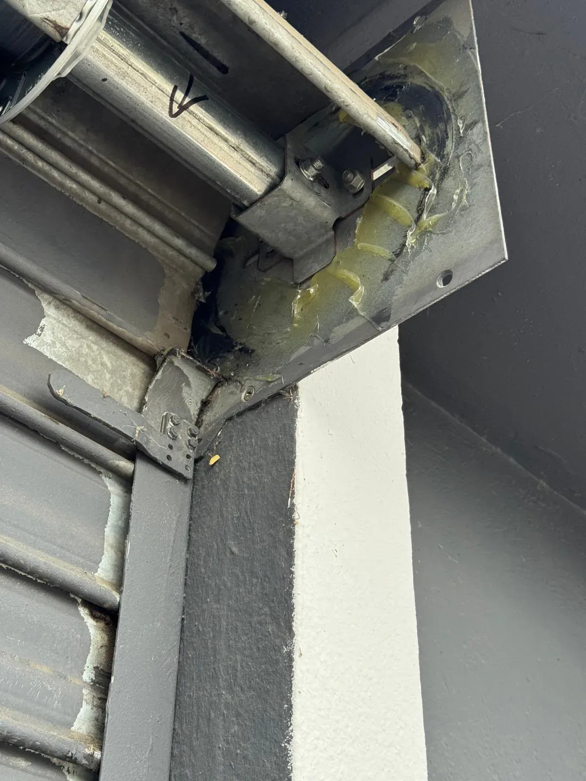 Entretien et maintenance de rideau métallique à Paris 6