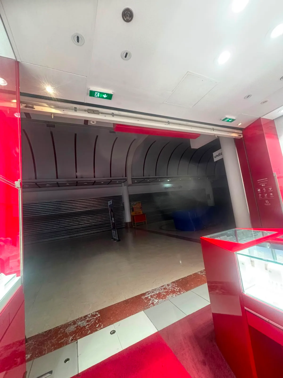 Installation et pose de rideau métallique à Paris 6